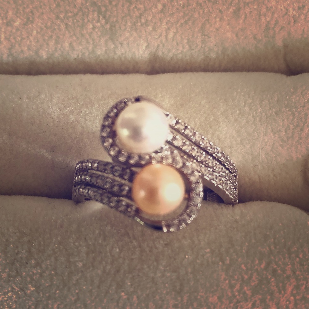 5th Avenue ring by Vantel Pearls